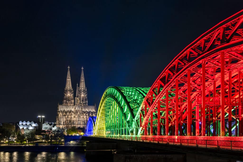 btl next | Hohenzollernbrücke Köln Olympia | Kompetenz Licht